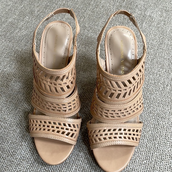 Adrienne vittadini sandals - preloved - Picture 2 of 5